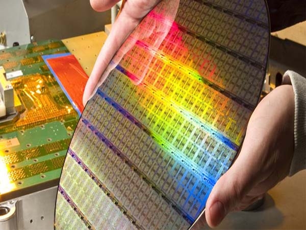 Global wafer shipments and revenue set a new record in 2021