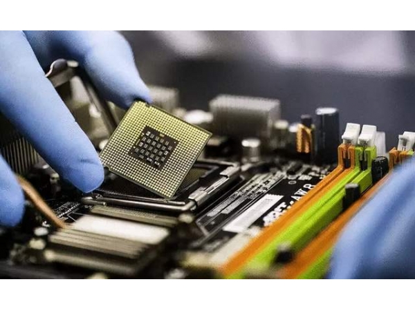 Upstream production capacity is shrinking, and sales of multiple semiconductor equipment manufacturers may decline this quarter